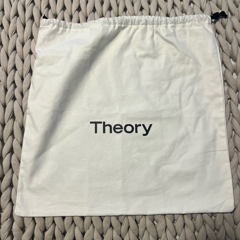 Theory Cream Drawstring Bag/Dustbag